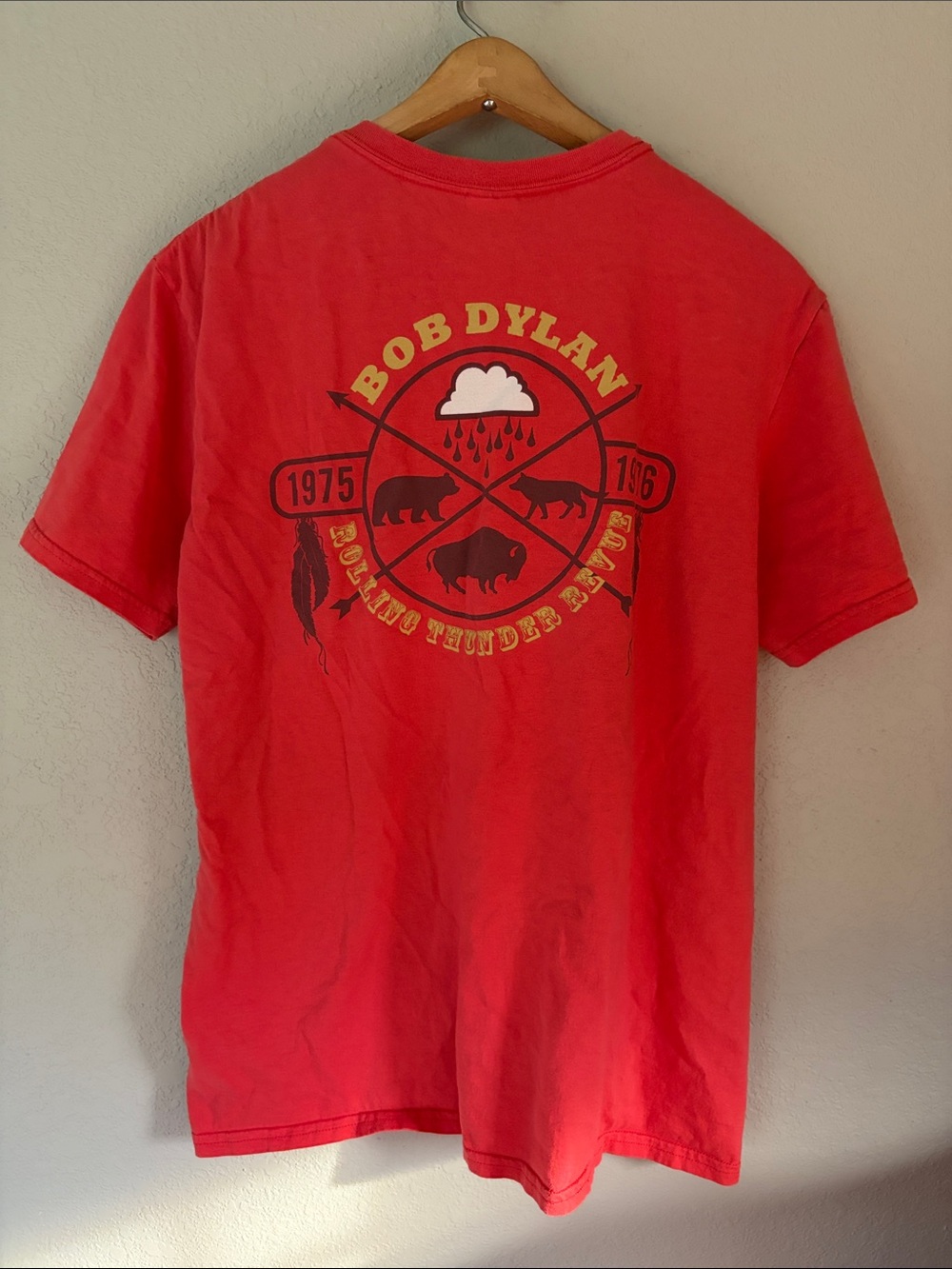 Bob Dylan 2010 Red Short-Sleeve Graphic Tee Size L - Picture 4 of 5